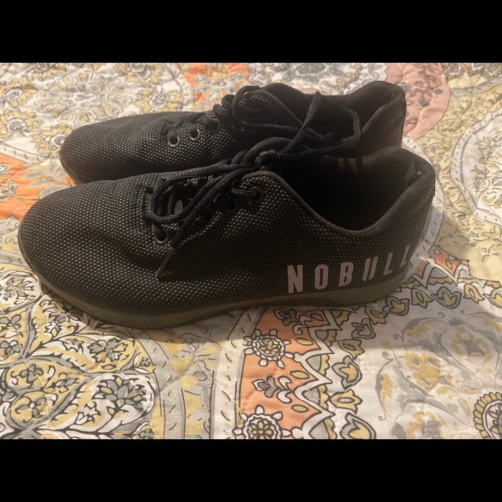 No Bull training shoes small hole in liner on both shoes (see pictures)